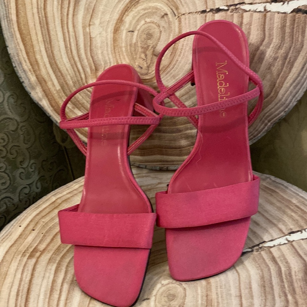 MADELINE. 7 1/2 MED -  RUBY.  MADE IN CHINA STRAP SANDALS.
